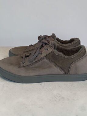 UGG Australia Bueller Mens 8 Suede Low Top Sneakers Shearling Gray Brown